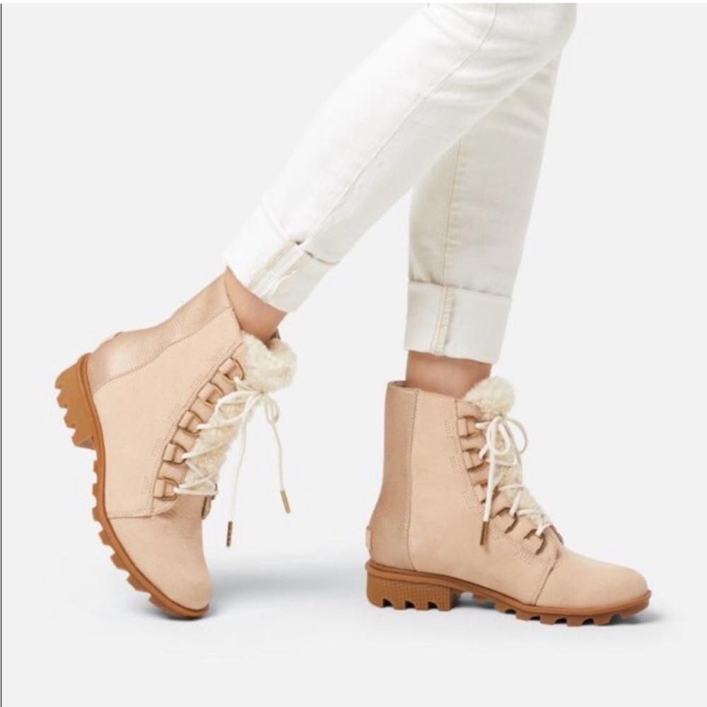 NEW Sorel Phoenix Short Lace Lux Cozy Boot - 8